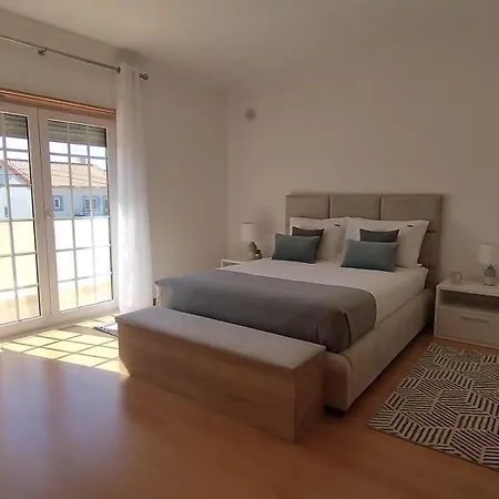 Bright And Spacious With Patio And Bbq *