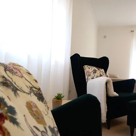 Bright And Spacious With Patio And Bbq Serra d'El-Rei