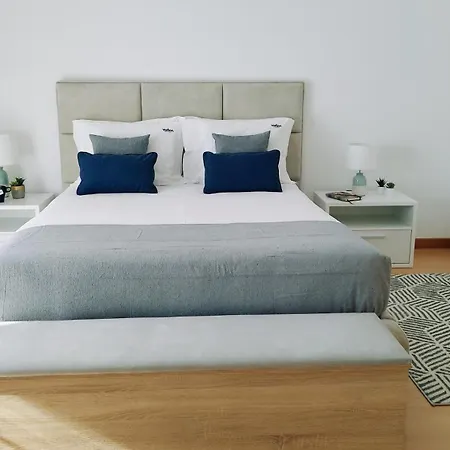 Villa Bright And Spacious With Patio And Bbq