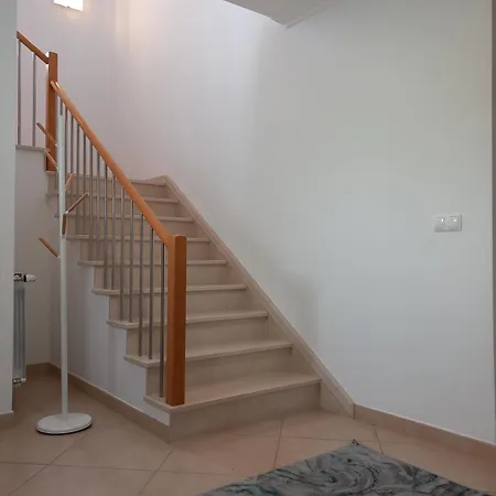 Bright And Spacious With Patio And Bbq Villa