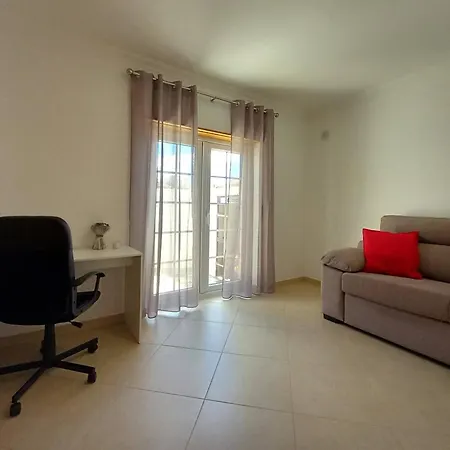 Bright And Spacious With Patio And Bbq Serra d'El-Rei