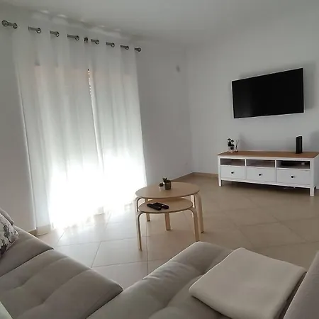 Villa Bright And Spacious With Patio And Bbq *