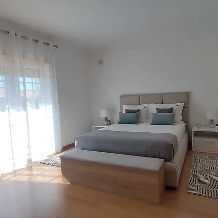 Bright And Spacious With Patio And Bbq *