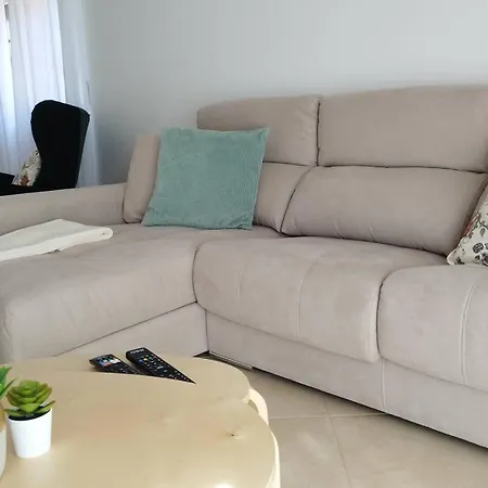 Villa Bright And Spacious With Patio And Bbq